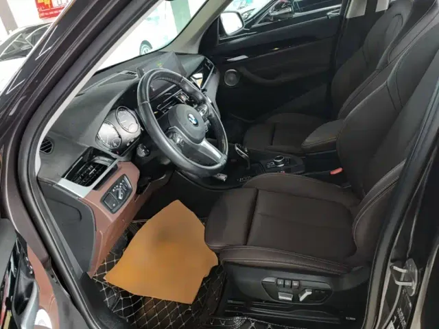 BMW X1 — Фото автомобиля 14