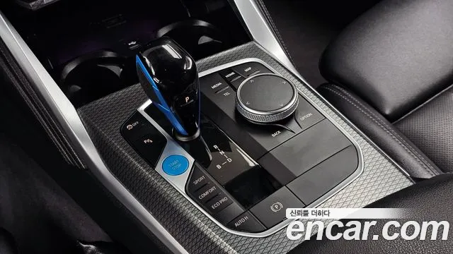 BMW i4 — Фото автомобиля 9