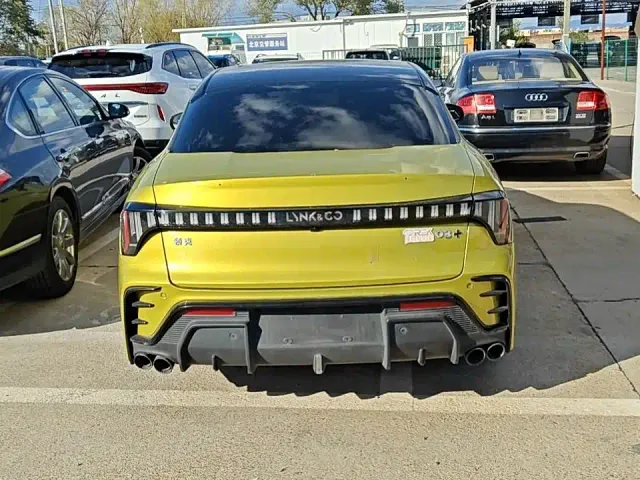 Lynk & Co 03 — Фото автомобиля 12