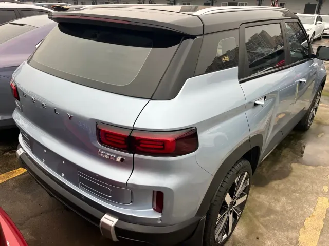 Geely ICON — Фото автомобиля 16