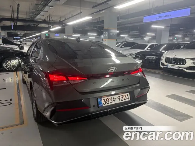 Hyundai Avante CN7 — Фото автомобиля 2
