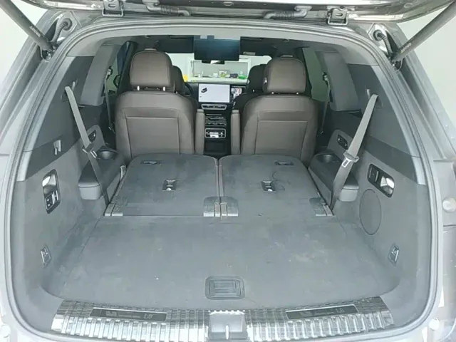 Li Auto L8 — Фото автомобиля 18