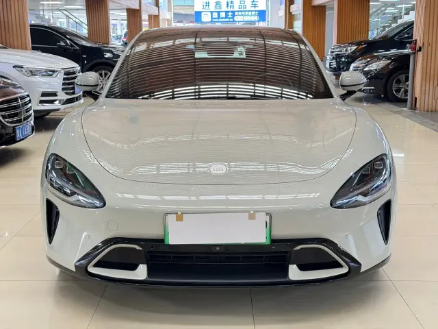 Xiaomi SU7 — Фото автомобиля 2