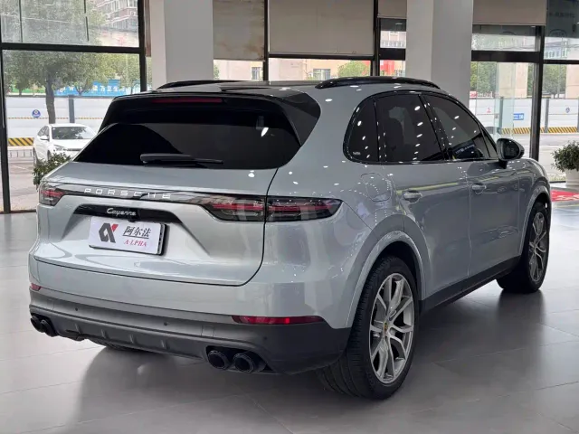 Porsche Cayenne — Фото автомобиля 6