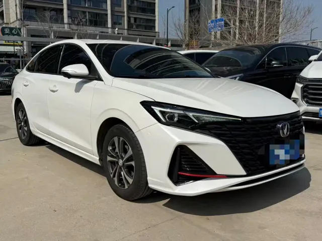 Changan Eado — Фото автомобиля 3