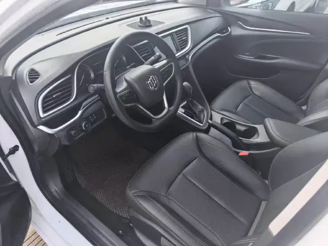 Buick Excelle — Фото автомобиля 4