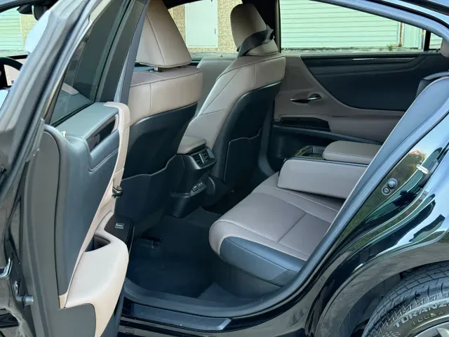 Lexus ES — Фото автомобиля 5