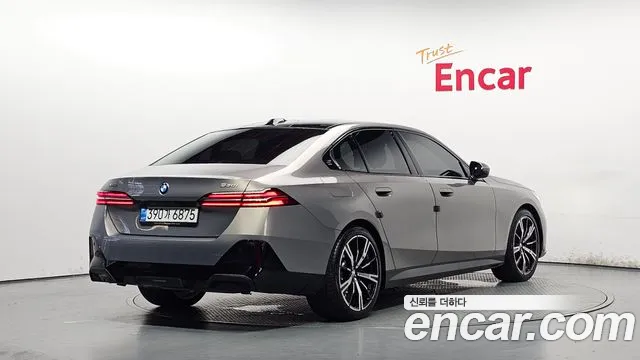BMW 5-Series 5 серия (G60) 530i xDrive M Sport — Фото автомобиля 2