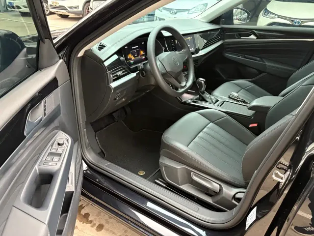 Volkswagen Passat — Фото автомобиля 10