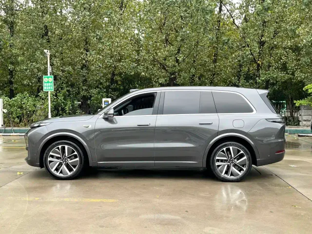 Li Auto L9 — Фото автомобиля 10