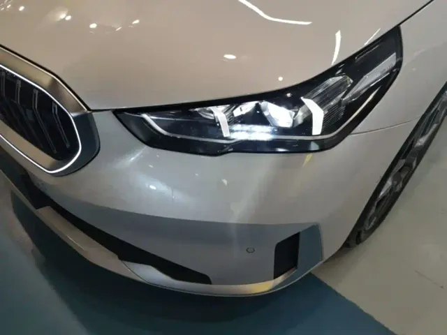 BMW i5 — Фото автомобиля 23