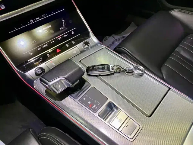 Audi A6L — Фото автомобиля 18