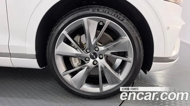Genesis GV70 — Фото автомобиля 6