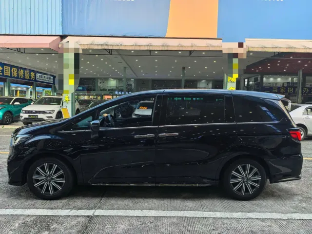 Honda Odyssey 2022 2.0L e:HEV Sharp·Enjoyment Edition — Фото автомобиля 5