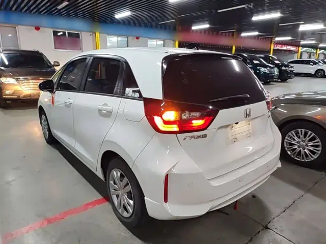 Honda Fit — Фото автомобиля 4