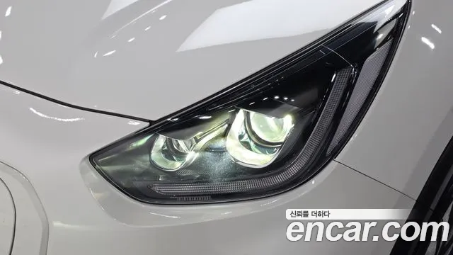 Kia Niro — Фото автомобиля 7