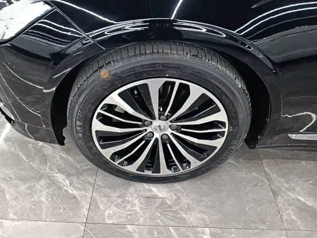 Volvo S90 — Фото автомобиля 22