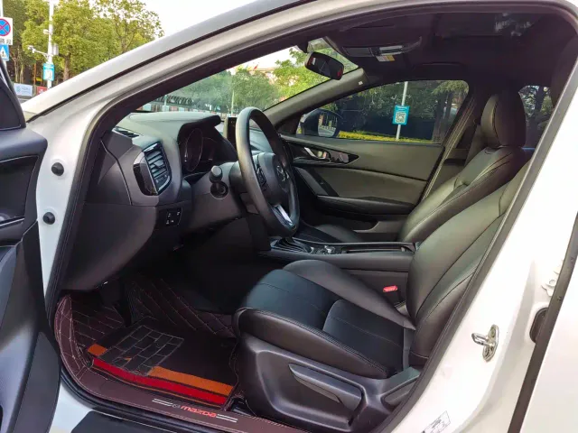 Mazda CX-4 — Фото автомобиля 14