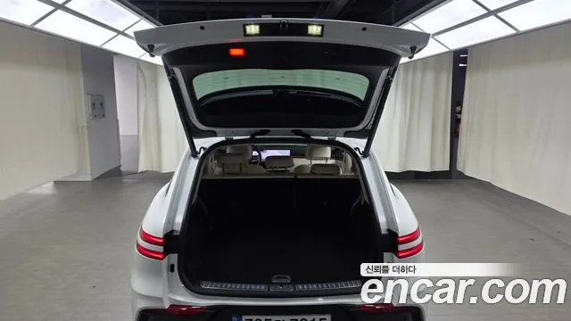 Genesis GV70 — Фото автомобиля 24