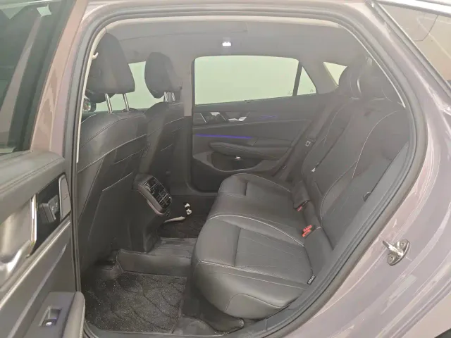 Volkswagen Passat — Фото автомобиля 8