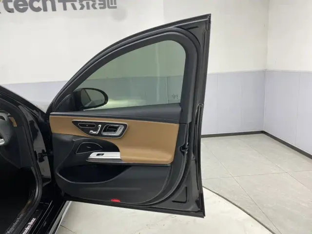 Mercedes-Benz E-Class — Фото автомобиля 26