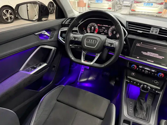 Audi Q3 — Фото автомобиля 11