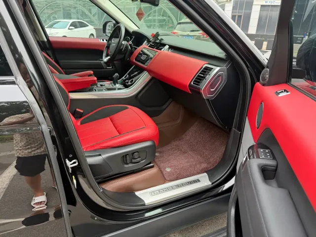 Land Rover Range Rover Sport — Фото автомобиля 10