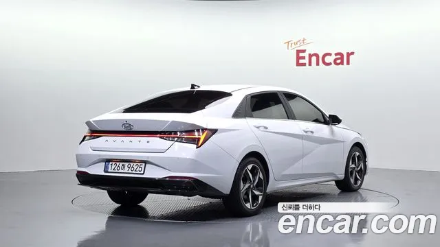 Hyundai Avante CN7 — Фото автомобиля 2