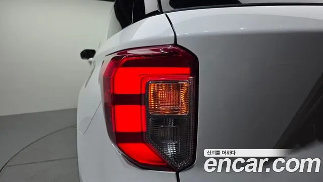 Ford Explorer Explorer 6 поколение 3.0 Platinum 4WD — Фото автомобиля 22