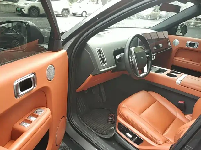 Li Auto L7 — Фото автомобиля 15