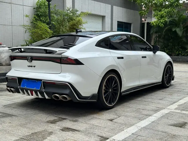 Changan UNI-V — Фото автомобиля 12