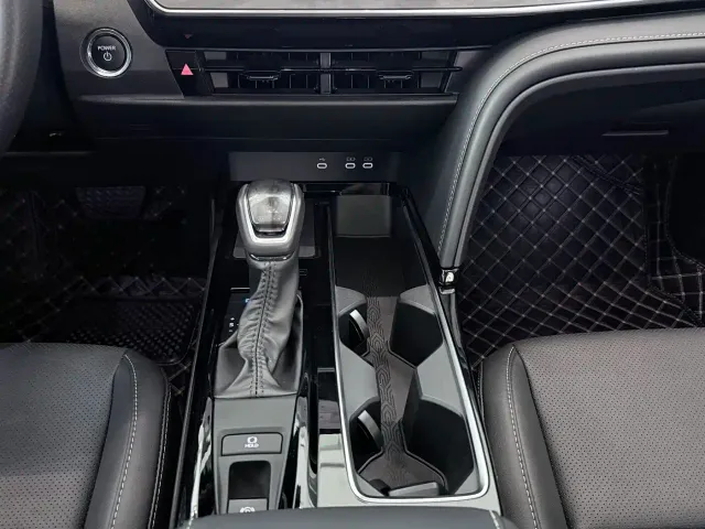 Toyota Camry — Фото автомобиля 13