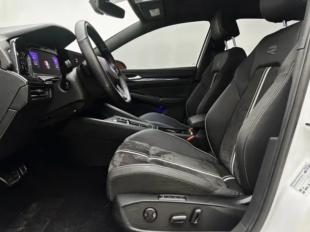 Volkswagen Golf — Фото автомобиля 20