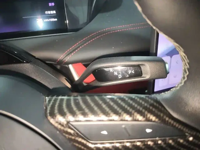 Xiaomi SU7 — Фото автомобиля 13