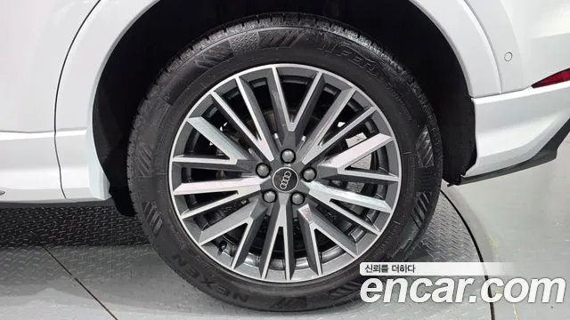 Audi Q3 35 TDI Premium — Фото автомобиля 20