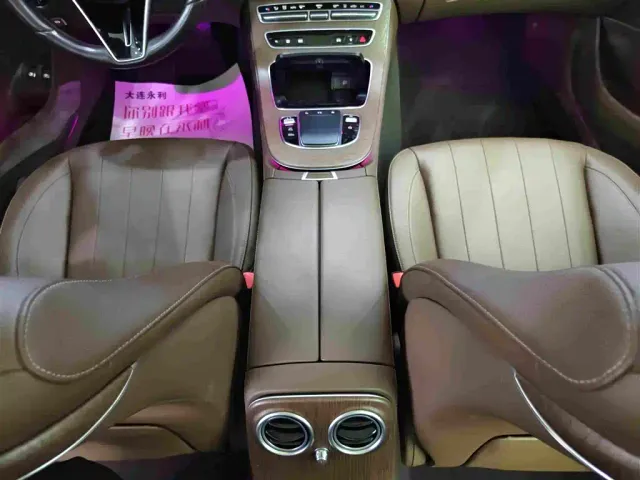 Mercedes-Benz E-Class — Фото автомобиля 9