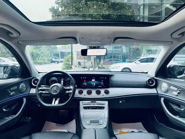 Mercedes-Benz E-Class — Фото автомобиля 16