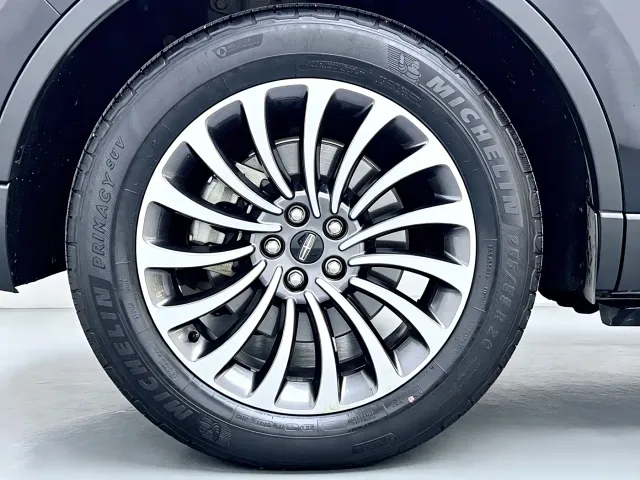 Lincoln Aviator — Фото автомобиля 18