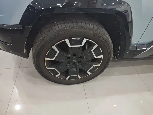 BYD FangChengBao Leopard 8 — Фото автомобиля 22