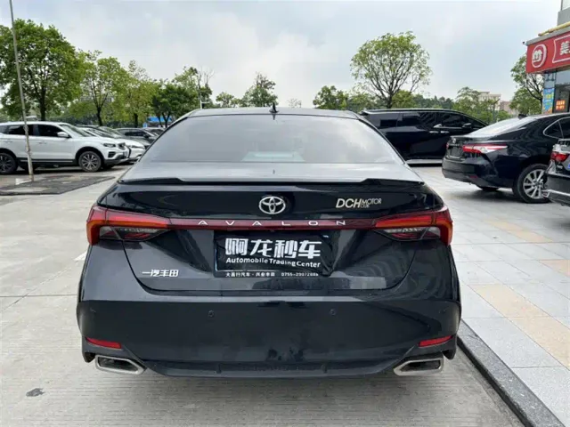 Toyota Avalon — Фото автомобиля 8