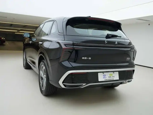 Hongqi HS3 PHEV — Фото автомобиля 4