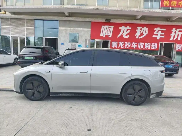 Li Auto i6 — Фото автомобиля 9