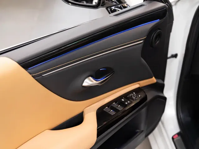 Lexus ES — Фото автомобиля 18