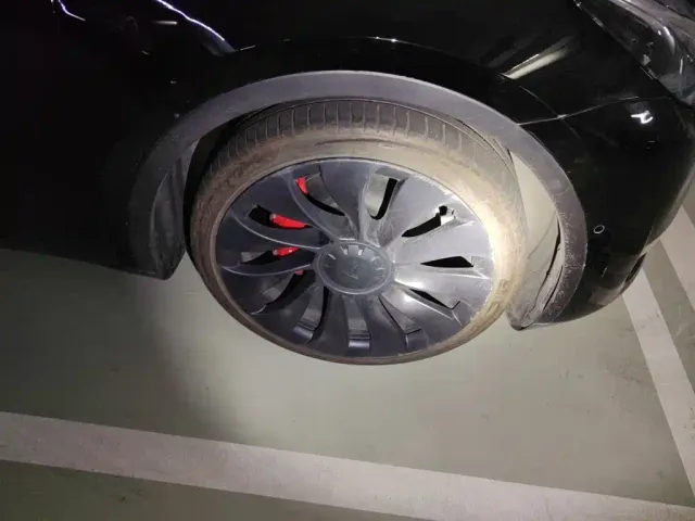 Tesla Model Y — Фото автомобиля 8