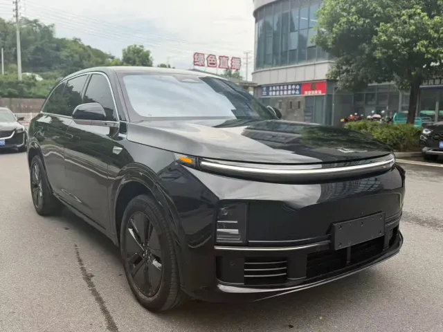 Li Auto L7 — Фото автомобиля 2