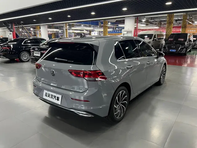 Volkswagen Golf — Фото автомобиля 3