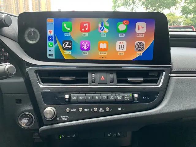 Lexus ES — Фото автомобиля 24