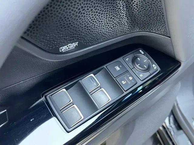 Lexus LX — Фото автомобиля 14