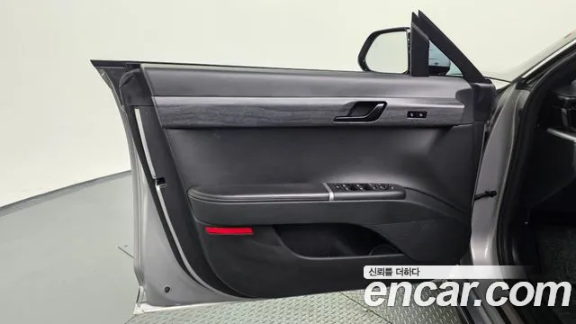 Hyundai Grandeur GN7 — Фото автомобиля 13