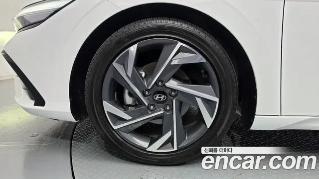 Hyundai Avante — Фото автомобиля 5